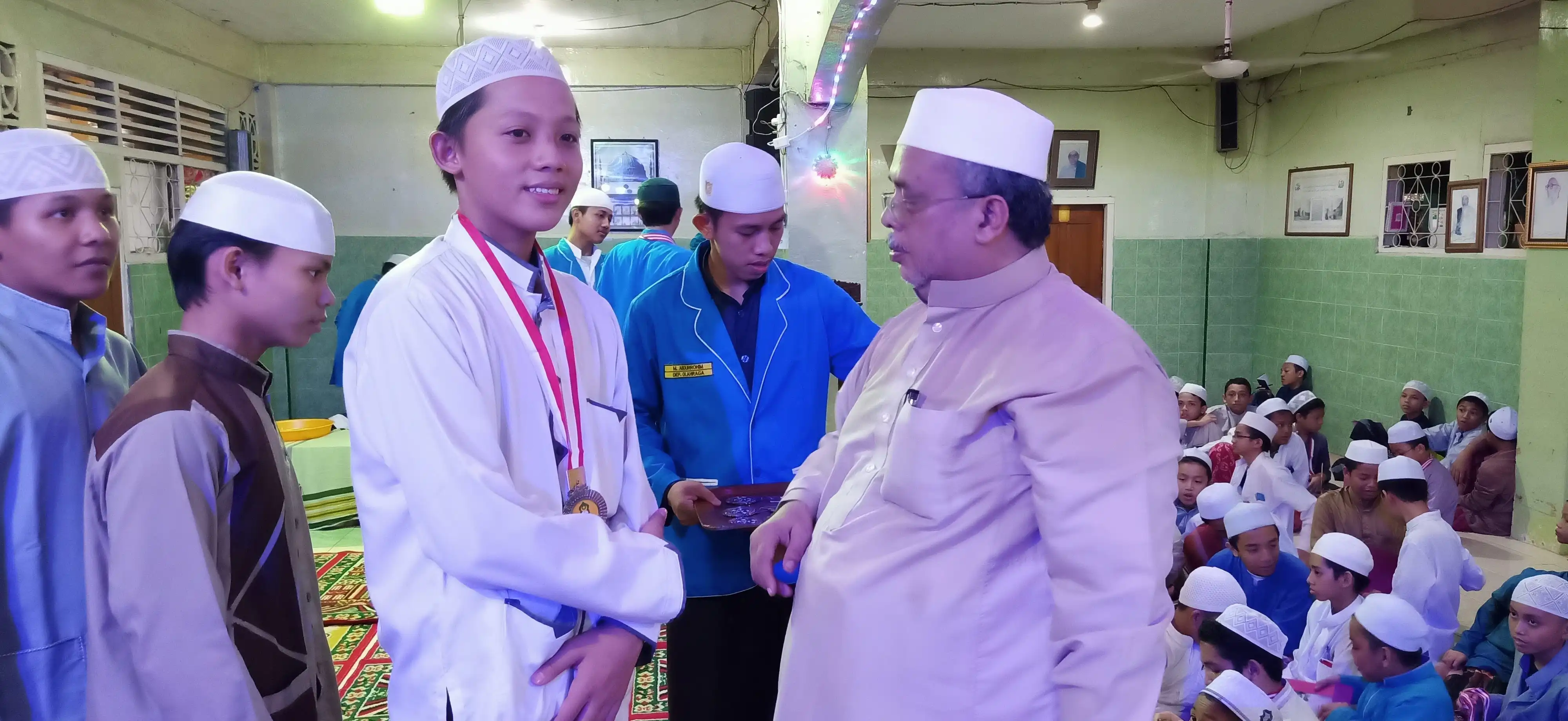 Pembagian Hadiah 176